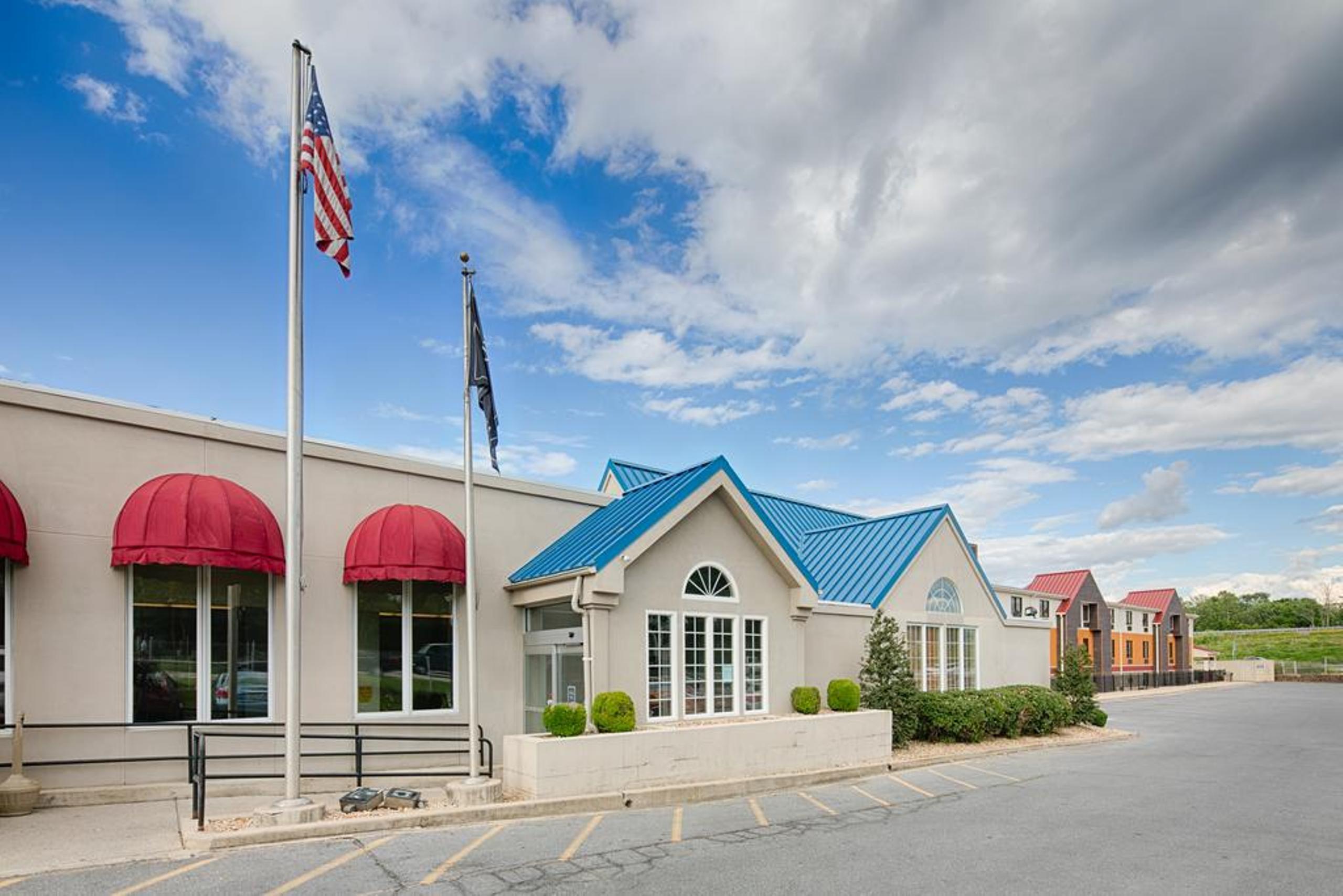 Hawthorn Extended Stay By Wyndham Chambersburg Bagian luar foto