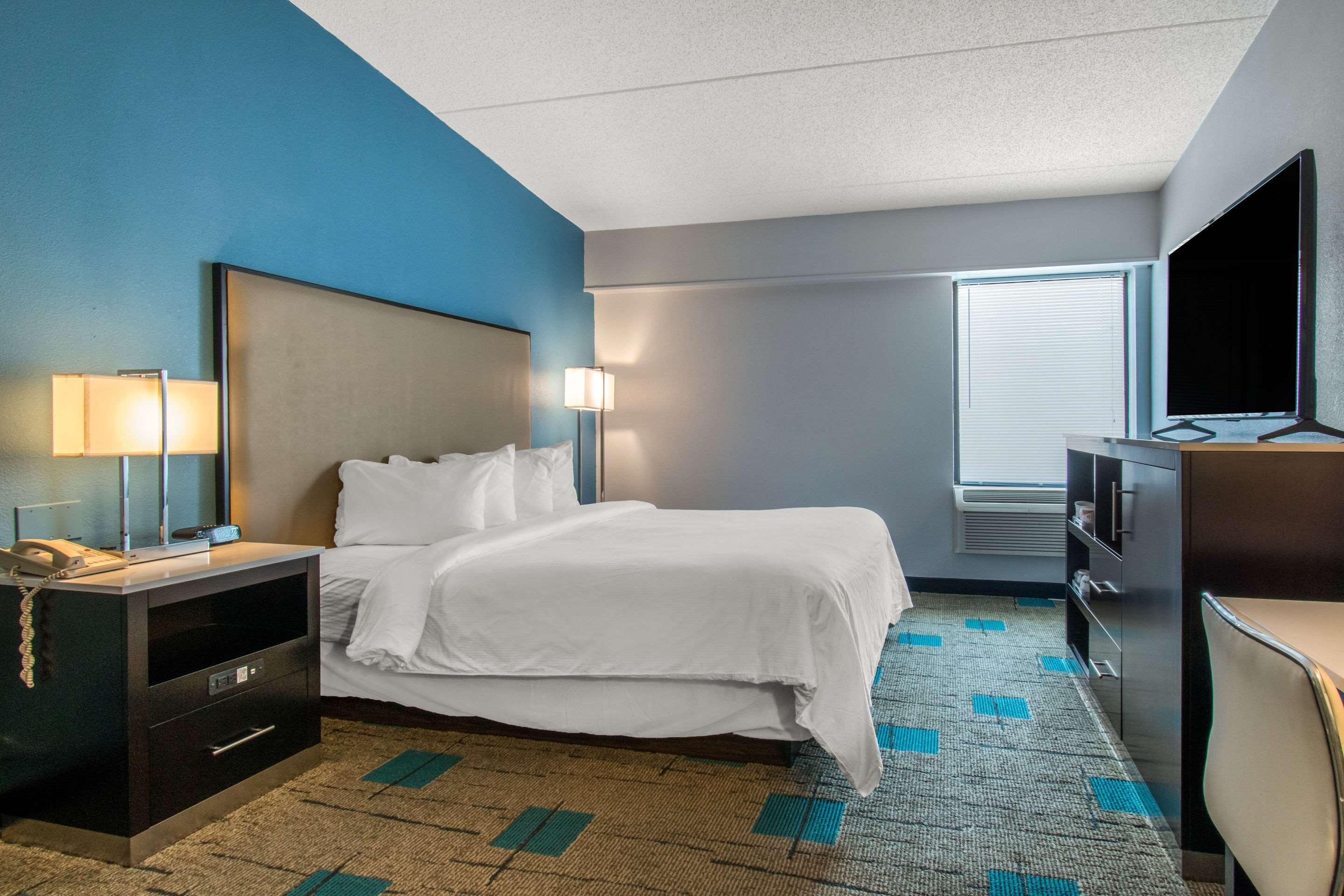 Hawthorn Extended Stay By Wyndham Chambersburg Bagian luar foto