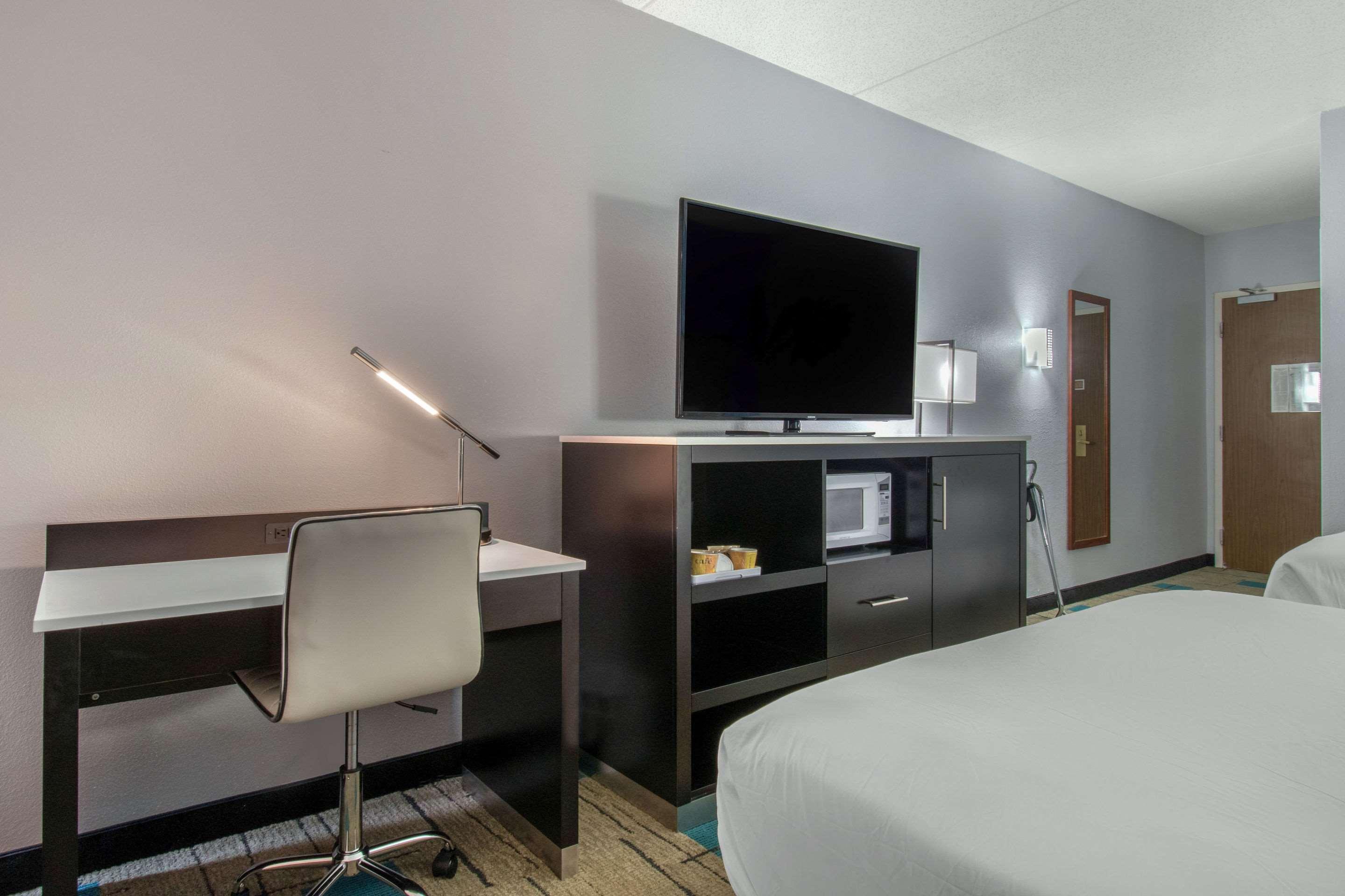 Hawthorn Extended Stay By Wyndham Chambersburg Bagian luar foto