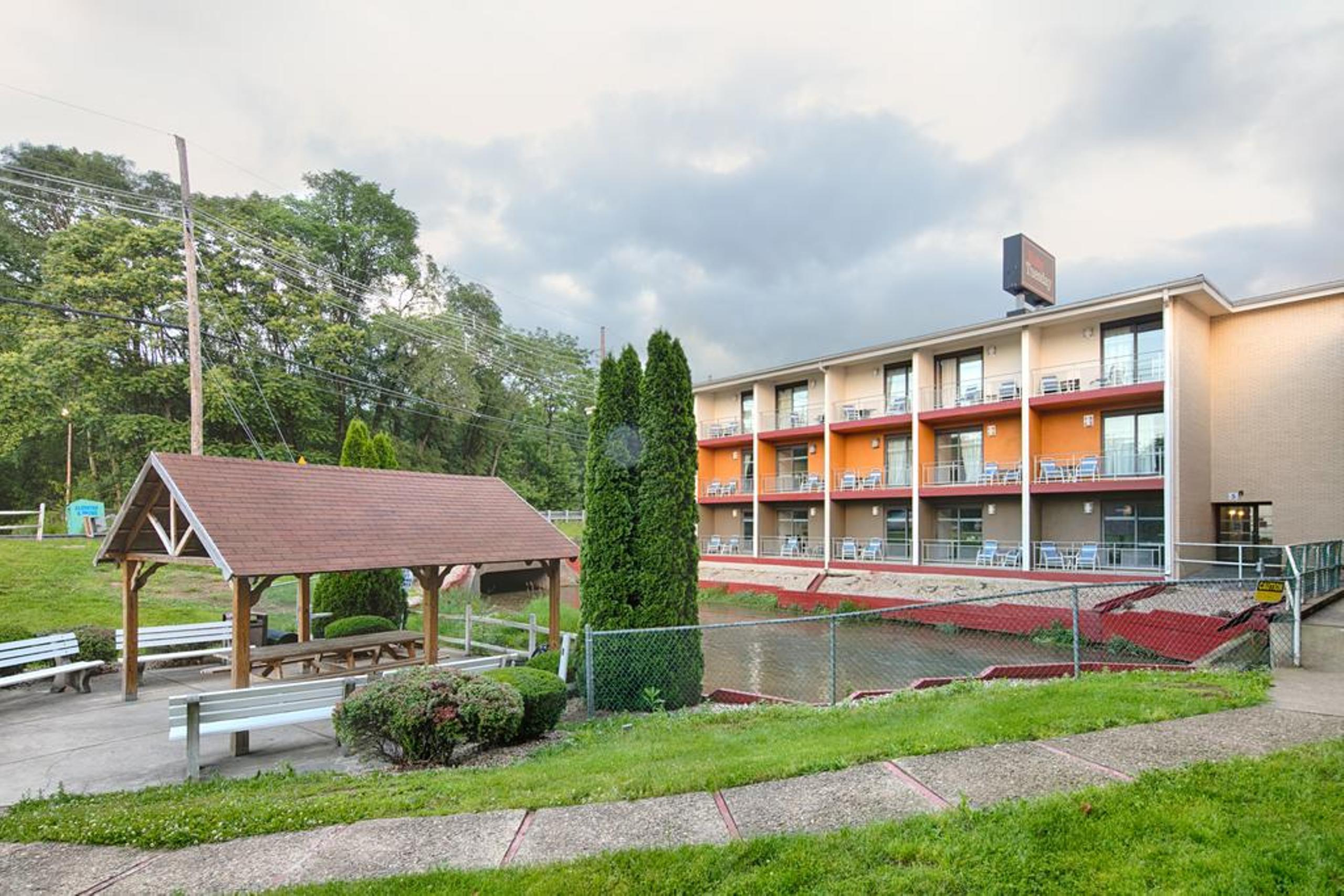 Hawthorn Extended Stay By Wyndham Chambersburg Bagian luar foto