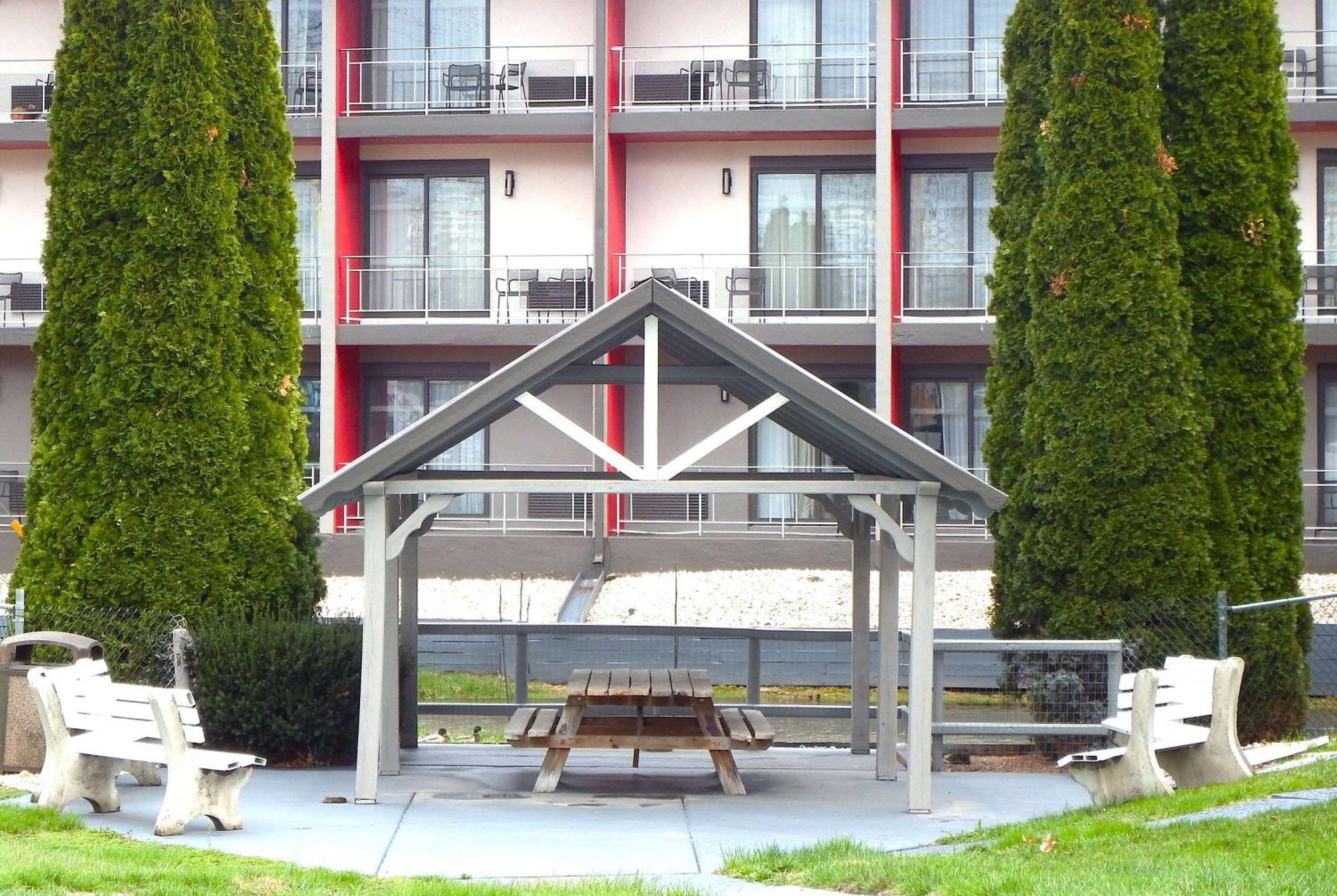 Hawthorn Extended Stay By Wyndham Chambersburg Bagian luar foto